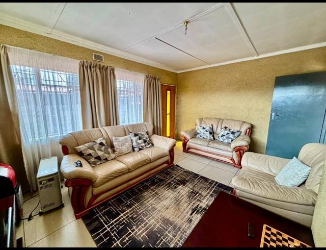 3 BEDROOM HOUSE FOR SALE IN VANDERBIJLPARK CW 5